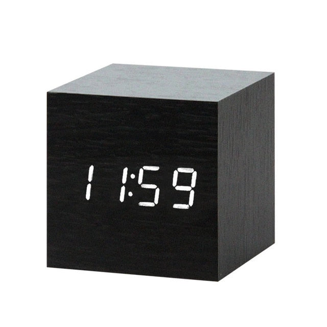 Nordic Digitale LED Wekker met Spraakbesturing | Modern Design en Handsfree Bediening