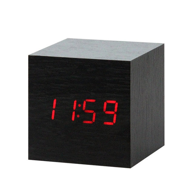Nordic Digitale LED Wekker met Spraakbesturing | Modern Design en Handsfree Bediening