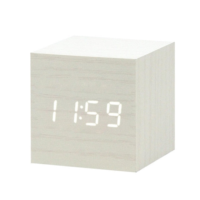 Nordic Digitale LED Wekker met Spraakbesturing | Modern Design en Handsfree Bediening