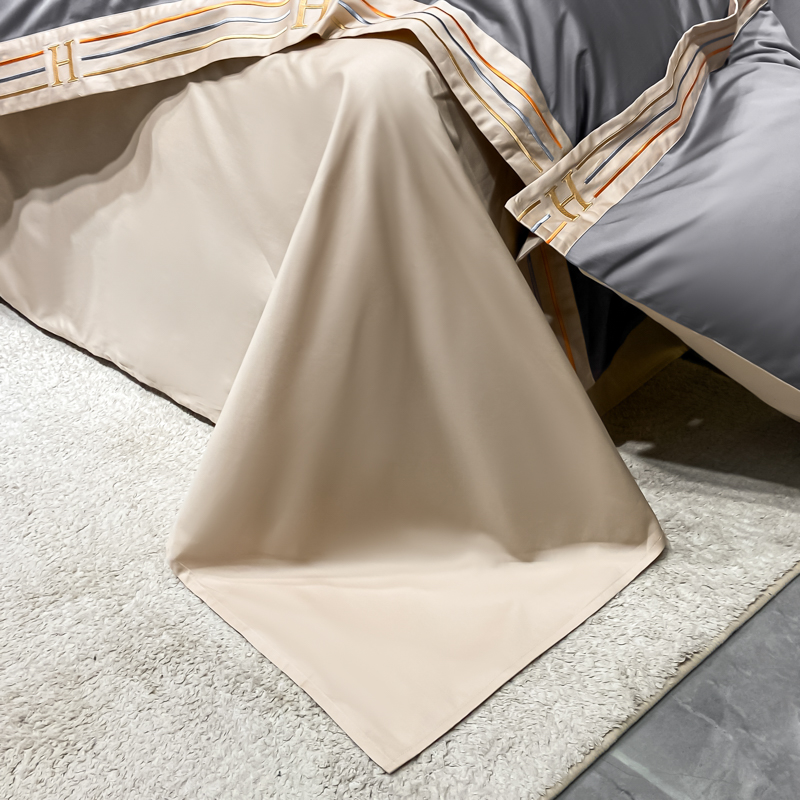 Luxe Satijnen Katoen Beddengoed Set 4-delig | 100% Katoen Geborduurd | Beschikbaar in Grijs, Khaki, Blauw, Oranje